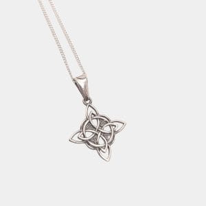 Collar de nudo de brujas