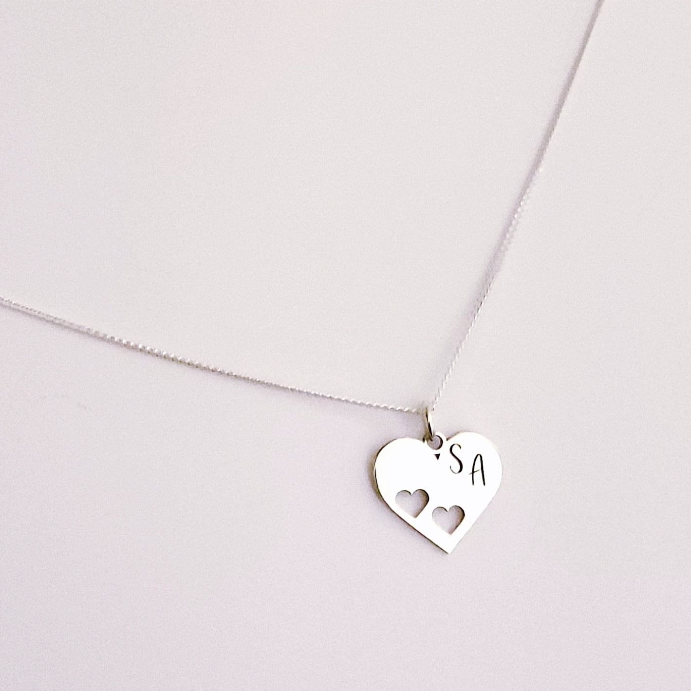 Collar con corazón de iniciales. - Imagen 2