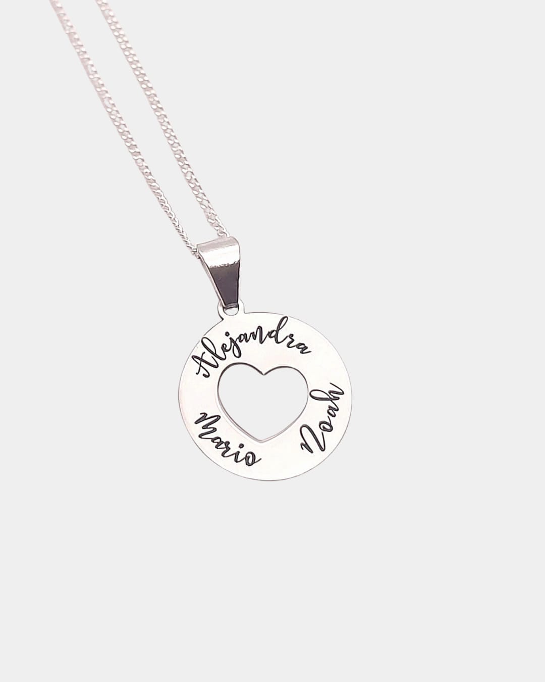 Collar de nombres y corazón. - Imagen 2