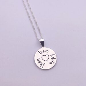 Collar de nombres